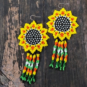 Sunflower earrings Huichol, yellow flower earrings, seed beaded earrings, Mexican earrings, Huichol jewelry, flowers earrings Dangle Boho