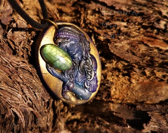 The Fortune Teller Pendant Labradorite