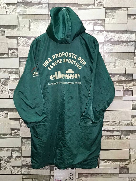 Seltene Vintage 90er Jahre Ellesse lange Kapuzenjacke Made in Japan Größe Medium M Ellesse Winterjacke Ellesse Pullover Ellesse T Shirts Seltene Vintage 90er Jahre Ellesse lange Kapuzenjacke Made in Japan Größe Medium M Ellesse Winterjacke Ellesse Pullover Ellesse T Shirts