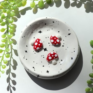 Mushroom polymer clay trinket dish, red and white, jewelry dish, trinket tray, stars, handmade, hand painted (MADE TO ORDER)