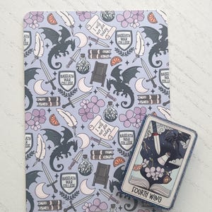 Fourth Wing Kindle Insert and Grip Set | E-Reader Zubehör | Bücherwurm Accessoires | Geschenk für Buchliebhaber | Gerätegriff