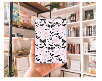 Inserto Kindle "Spooky Girly" / Inserto Kindle decorativo / Inserto per custodia Kindle trasparente / Decorazione "Spooky Girl" / Regalo per amanti dei libri
