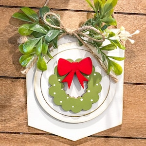 Christmas Wreath 3-Inch Insert for Interchangeable Seasonal Sign | Interchangeable Hanging Sign | Seasonal Decor | Christmas Decor