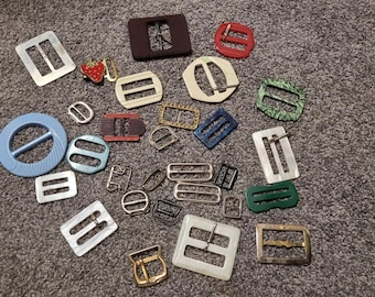 Vintage bulk lot of buckles 31