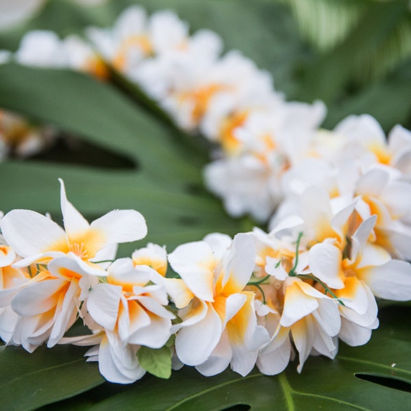 Deluxe SILK FLOWER LEI - White Plumerias