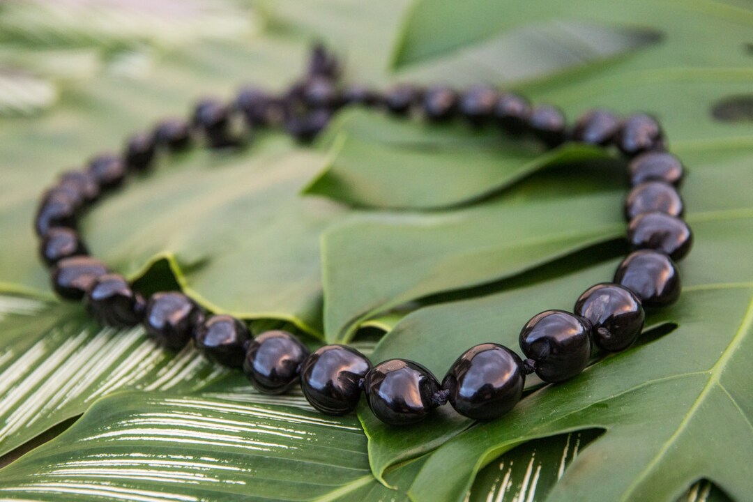 KUKUI NUT LEI Black Etsy