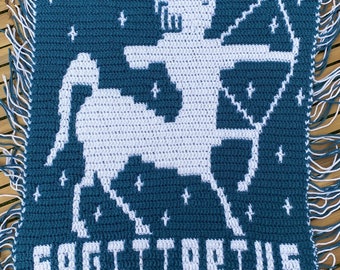 Modello di pannello quadrato all&#39;uncinetto in mosaico con sovrapposizione dello zodiaco Sagittario