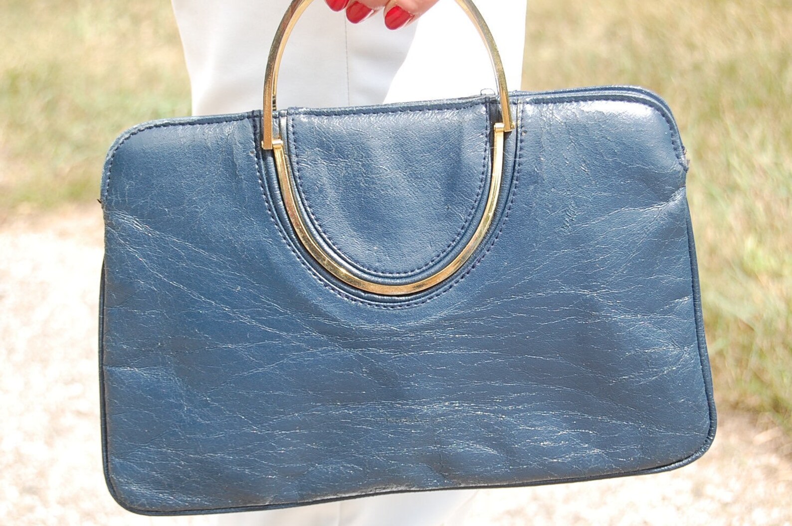 Damen Dunkelblaue Clutch Handtasche mit goldenem Top Griff Etsy.de