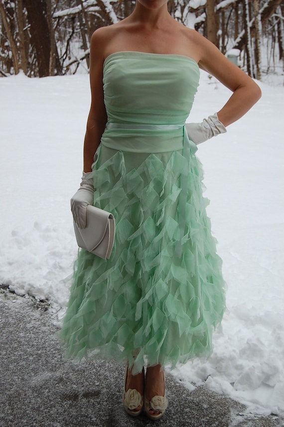 Women's summer bridesmaid dress in mint green | Fo