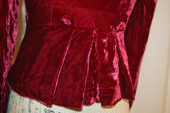 90s Bloomingdales goes Victorian | Women's ruby re