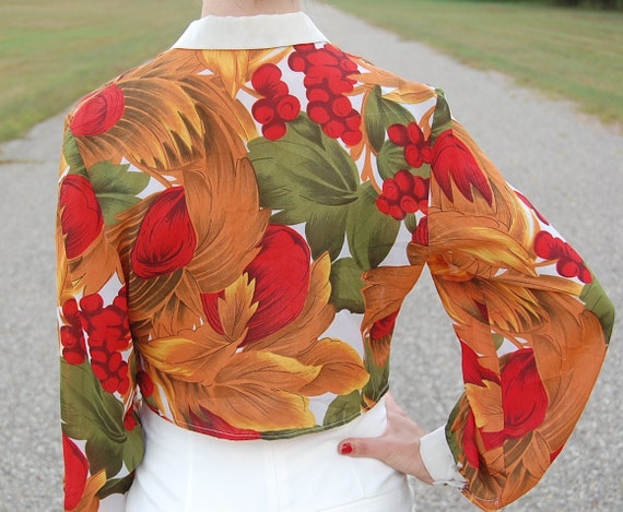 80's statement blouse | Women's bias cut short blouse | Red Grapes fruit art print blouse| Medium