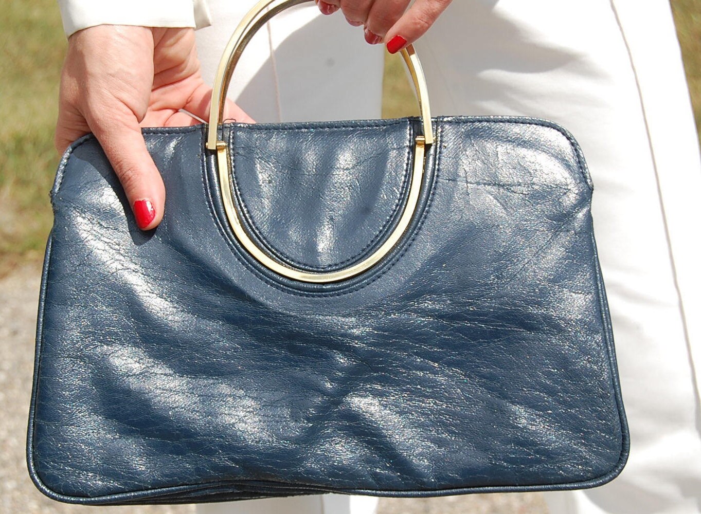 Damen Dunkelblaue Clutch Handtasche mit goldenem Top Griff Etsy.de