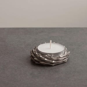 Tealight holder