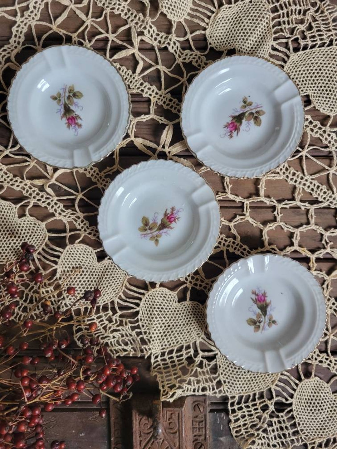 Vintage Ashtrays Set of 4 Porcelain Ashtray Made in Japan Floral Ashtray Rose Pattern Ashtrays