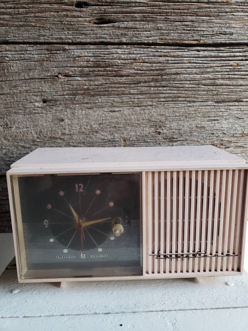 Vintage Pink Radio Clock Pink Radio Retro Pink Atomic Etsy