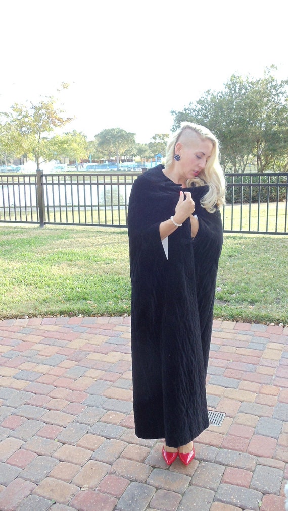 Stunning Opera Cape-Style Velvet Coat