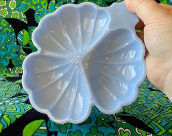 jeannette glass doric delphite pastel blue milk glass clover candy dish sectioned trinket bowl blue slag glass depression 1930s dish