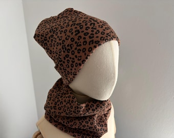 Hipster hat/scarf, leopard print, dark, 35-58 cm