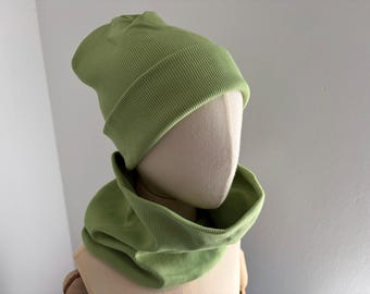 Hipster hat/scarf, green, 35-58 cm
