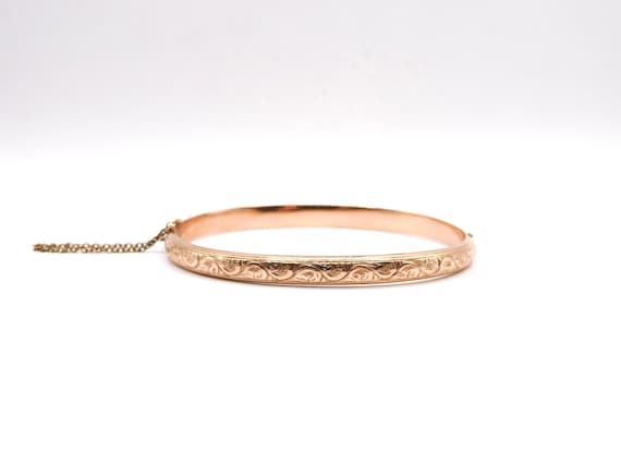 9ct hollow bangle. 9ct hollow bangle.