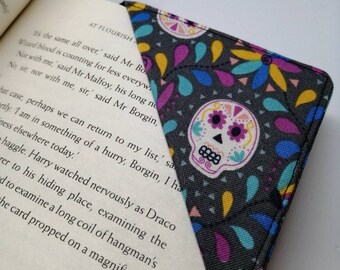 Skull bookmark, corner bookmark, fabric bookmark, cinqo de mayo, sugar skull gift, book gift, book lovers gift, skull gift, novelty bookmark