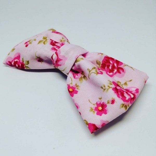 Shabby chic bow, pink floral bow, rose print bow, floral bow, girls rose bow, 4 inch bow, fabric bow, girls bow, bow hair clip, pink bow