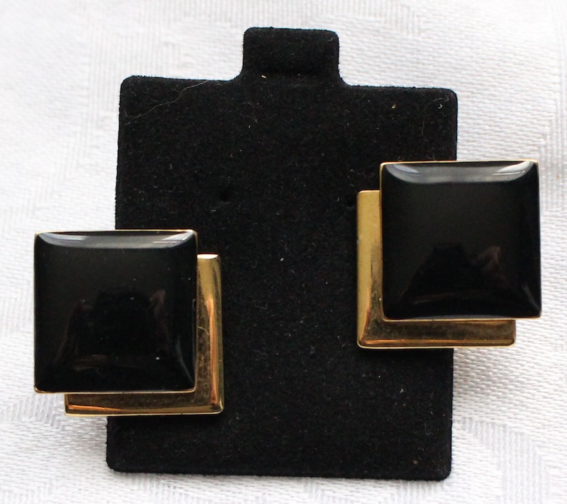 BNE # 129 Vintage Signed Monet Gold Tone and Black Enamel Overlapping Squares Clip On Earrings