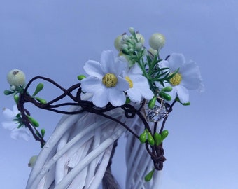 Fairy Crown,Woodland elf tiara,Floral Hair Vine of Daisies,Woodland Wedding Hair Halo,Bridal Hair Wreath,Festival Headband,Flower crown
