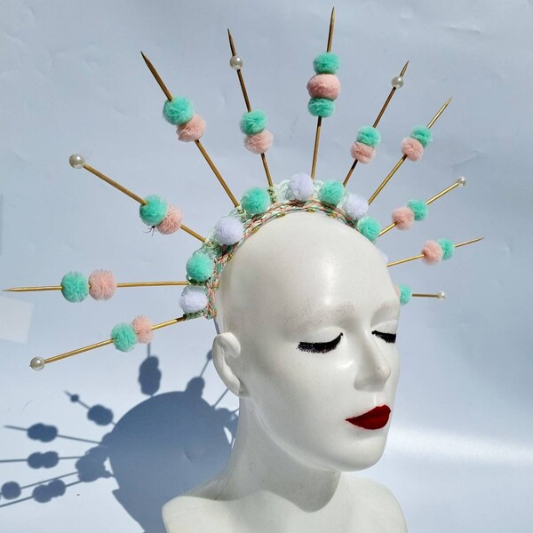 Turquoise clair, corail clair, coiffe à pompons blanc, serre-tête, couronne à pompons, casque de mariage