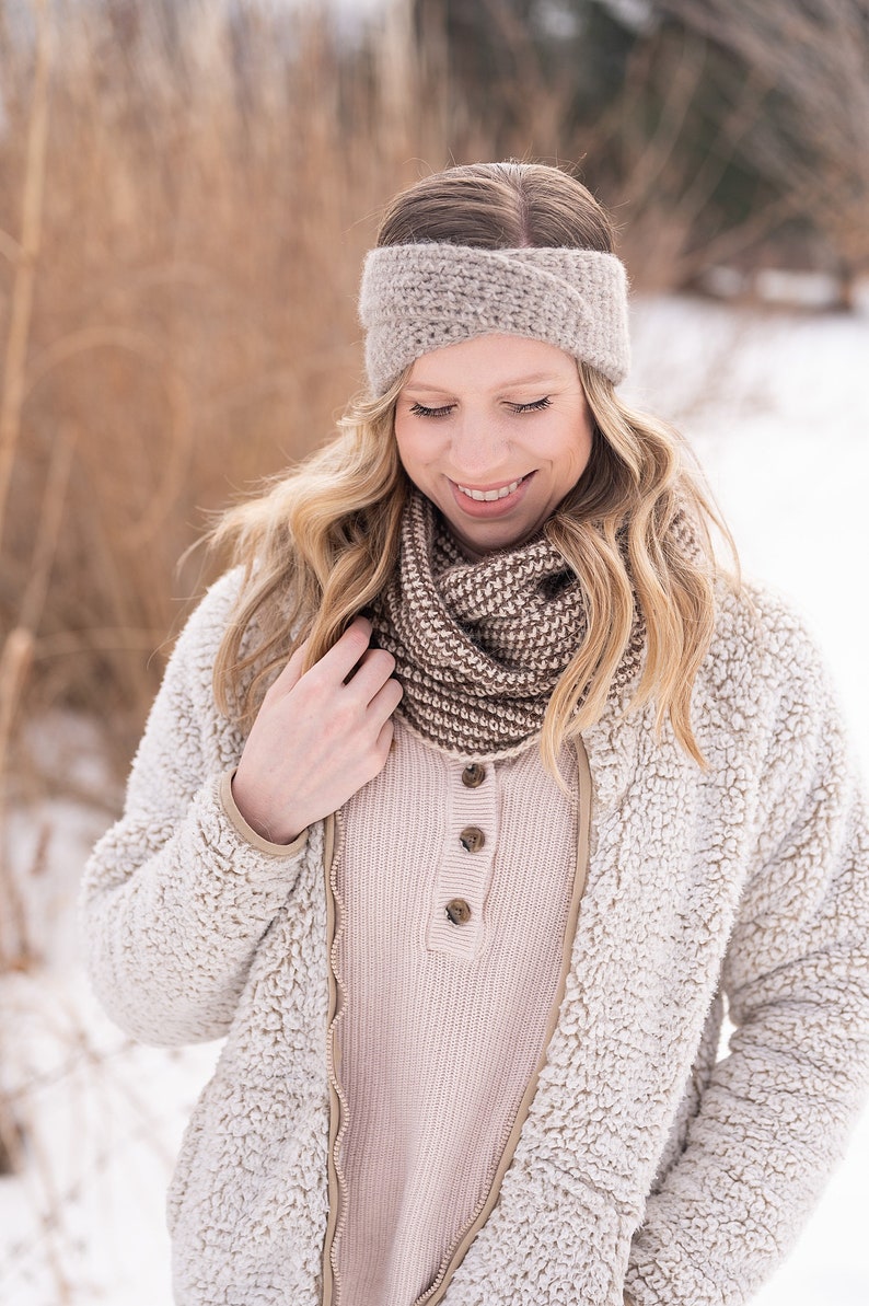 Crochet Pattern Riverbanks Infinity Scarf Beginner Crochet Striped Infinity Scarf Pattern image 4