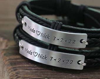 Pulseira com nome de casal, pulseira com data correspondente, pulseira de coordenadas, pulseira de latitude longitude, coordenadas GPS, pulseiras dele e dela