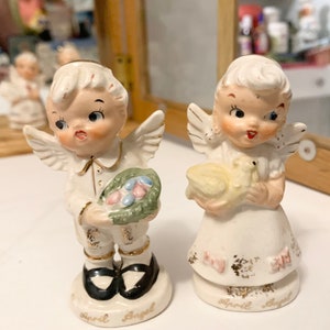 RARE Vintage Artmark April Angel of the Month Salt and Pepper Shakers