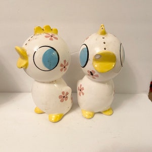 Vintage Holt Howard 1959 Colorful Chicks Salt and Pepper Shakers