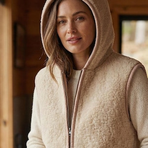 Gilet in lana merino da donna – Gilet invernale con cappuccio, gilet con cerniera beige e tasche