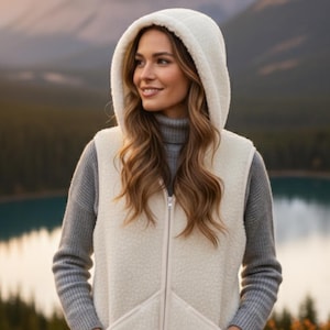 Women’s Merino Gilet – Hooded Winter Bodywarmer, Zip-Up Waistcoat White with Pockets
