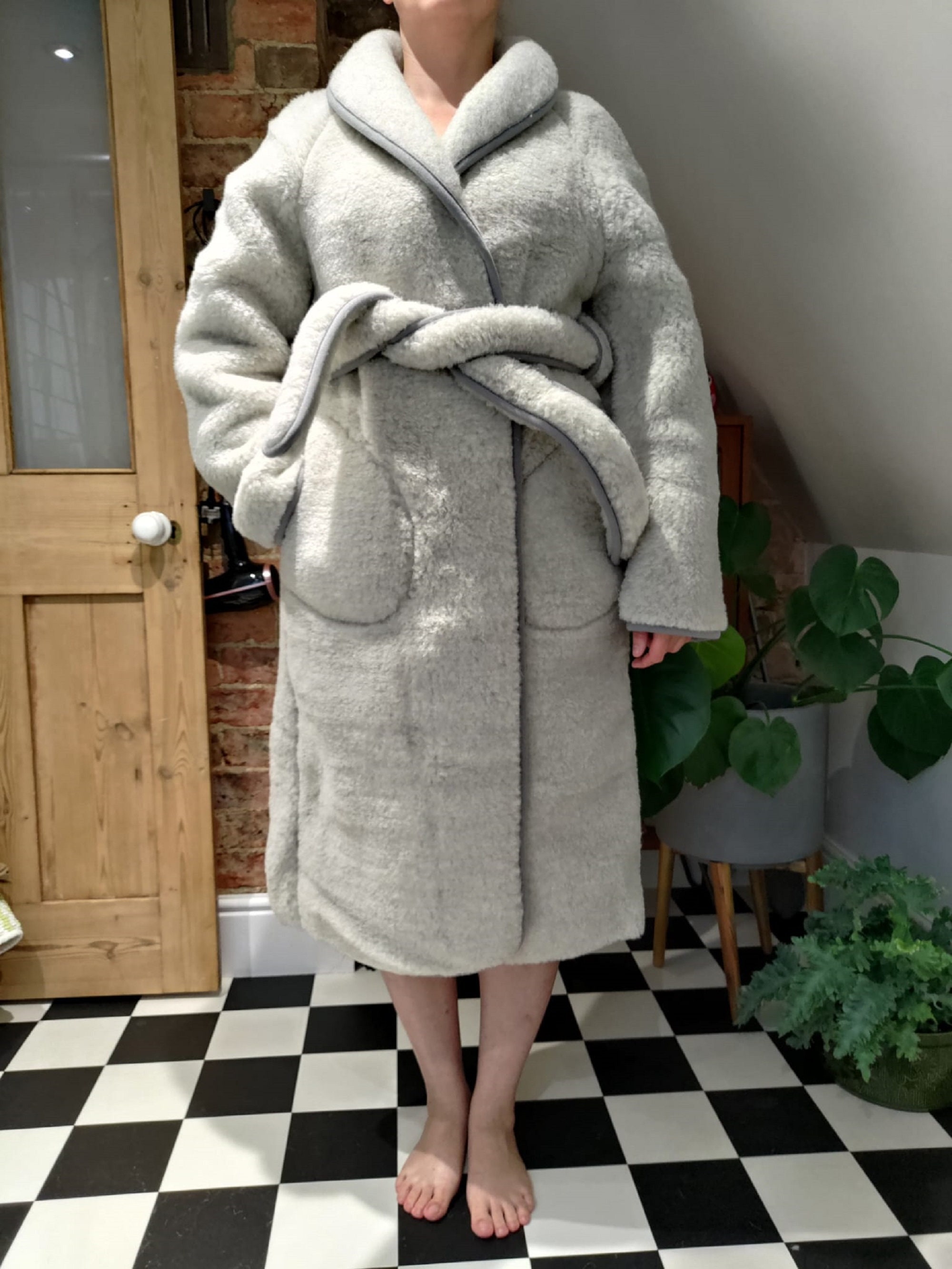 Luxury Woolen Hooded BATH ROBE Dressing SPA Gown 100% Merino Wool