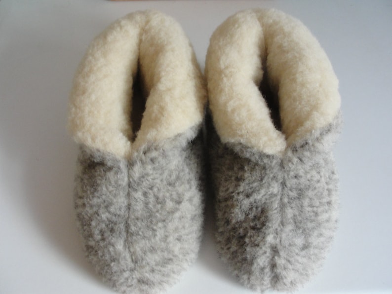 Grey Eco Women's / Men's Merino Pure Sheep's Wool Slippers Sheepskin Bootie Style Non Slip Suede Leather Sole Gray