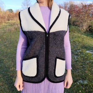 Unisex Sleeveless Wool Zipped Body Warmer ~ Natural Wool Vest