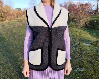 Unisex Sleeveless Wool Zipped Body Warmer ~ Natural Wool Vest