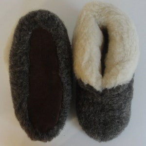 Grey Eco Women's / Men's Merino Pure Sheep's Wool Slippers Sheepskin Bootie Style Non Slip Suede Leather Sole Black