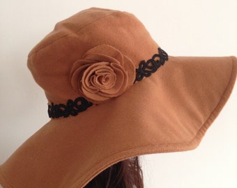CAPELINE flowery camel wool