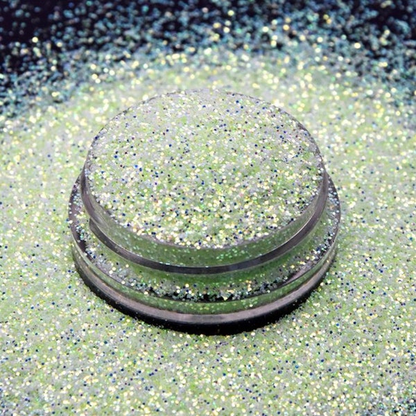 Easter Green Iridescent Extra Fine Glitter - Vert Pastel - Très Joli! B-398