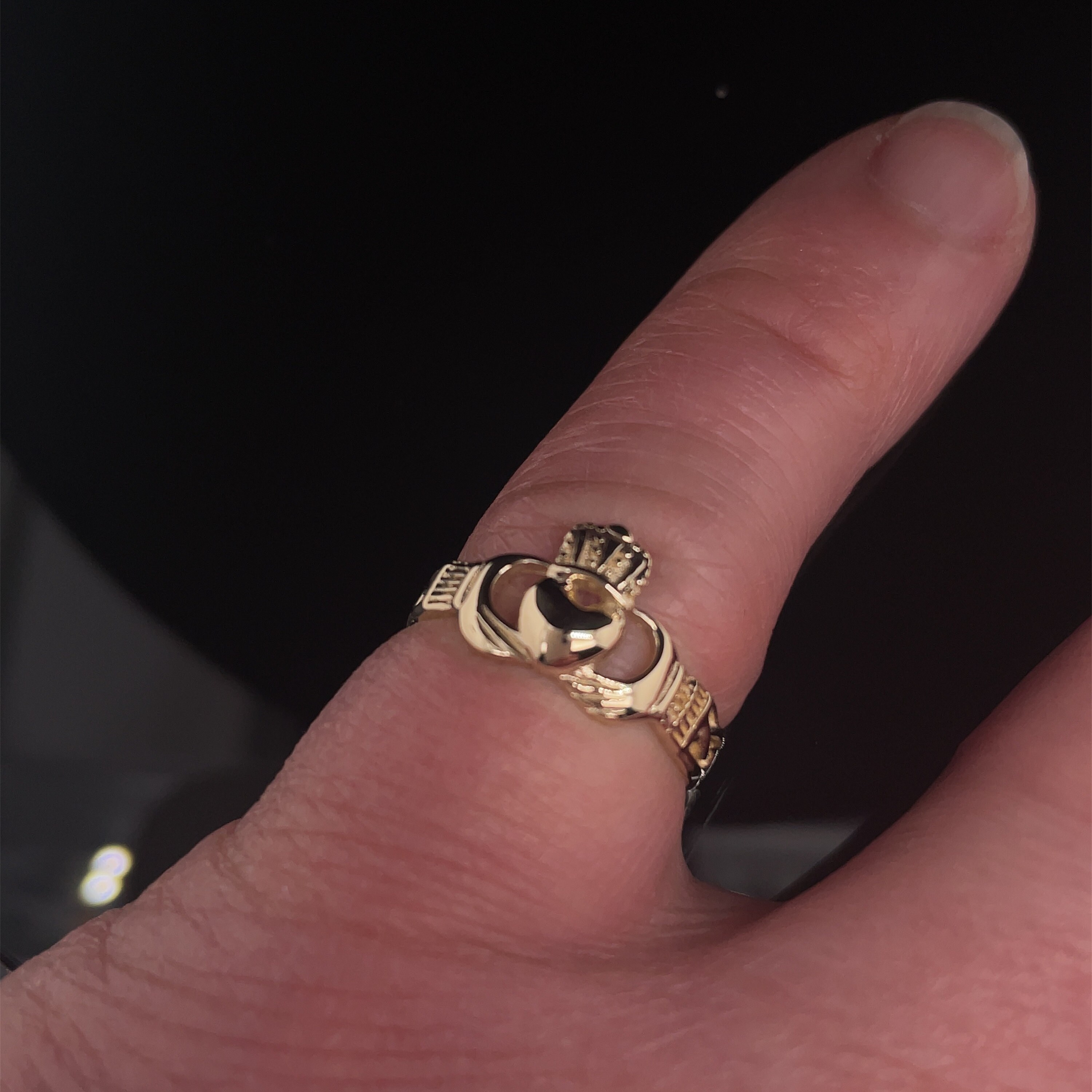 Irish claddagh ring gold deals