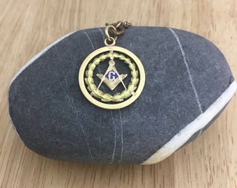 Freemason pendant,vintage Freemason pendant,Masonic pendant,gold Masonic pendant,gold Freemason pendant,Freemason chain,Masonic chain