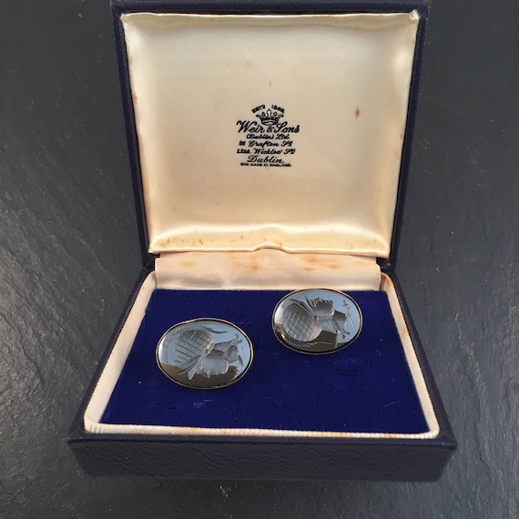 Gold cufflinks ,vintage cufflinks, onyx cufflinks,