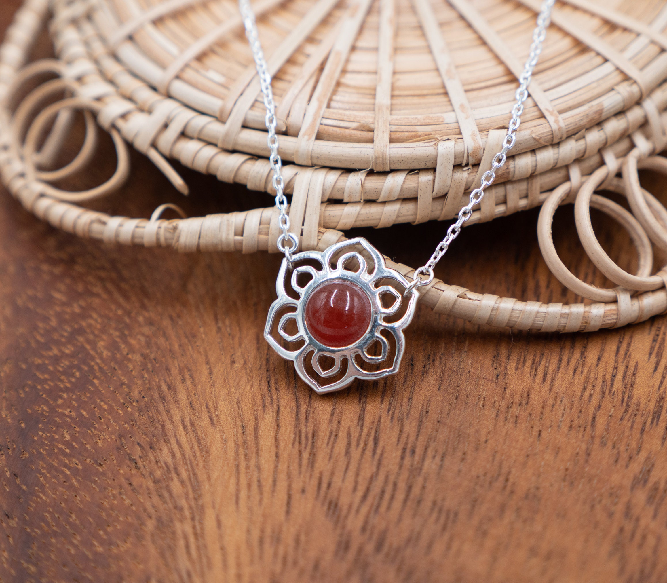 [韓国の人気ジュエリー] 925 silver. Carnelian necklace (6mm) Sterling Silver 6mm Red Carnelian Necklace Pendant With