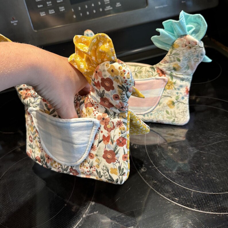 Henny Helper Hot Pad Sewing Pattern | Chicken Pot Holder Mitt DIY ...