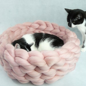 Cat Bed, Cat House, Cat furniture, Cat Cave, Chunky Cat Bed, Chunky Cat House, Chunky Bedding, Puppy Bed, Dog Bed, Dog Furniture, Gift, SALE