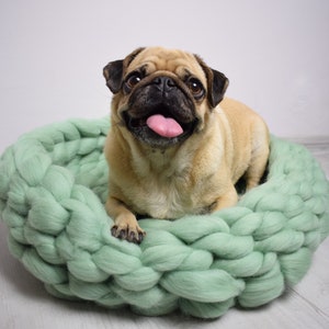 Dog Bed, Dog House, Dog furniture, Dog Cave, Chunky Dog Bed, Chunky Cat House, Chunky Bedding, Puppy Bed, Pet Bed, Gift, SALE