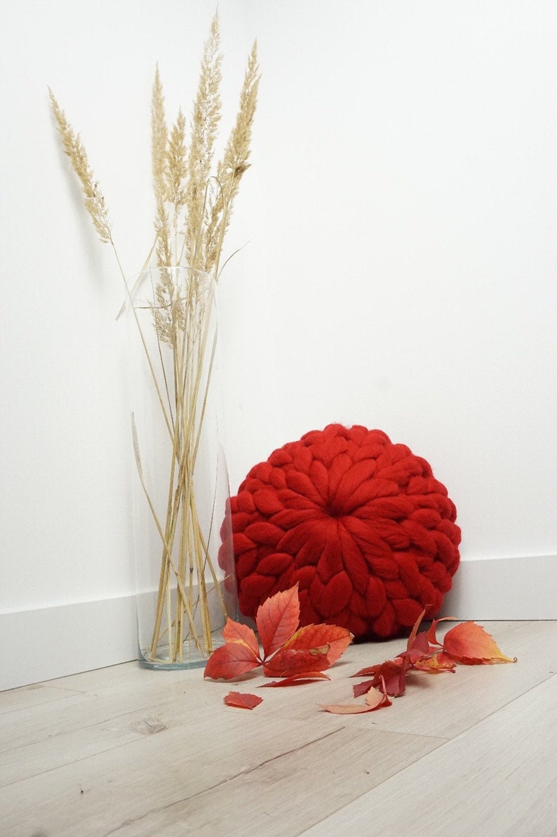 Decorative Cushion Extreme knitting Round Pillow Housewarming gift Chunky Knit Pillow Merino wool Decorative Pillow Gift for her